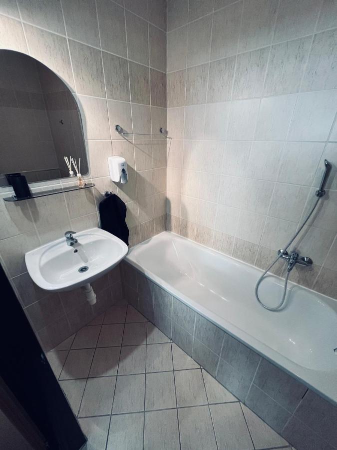 Hotel Kras Rožňava Kültér fotó