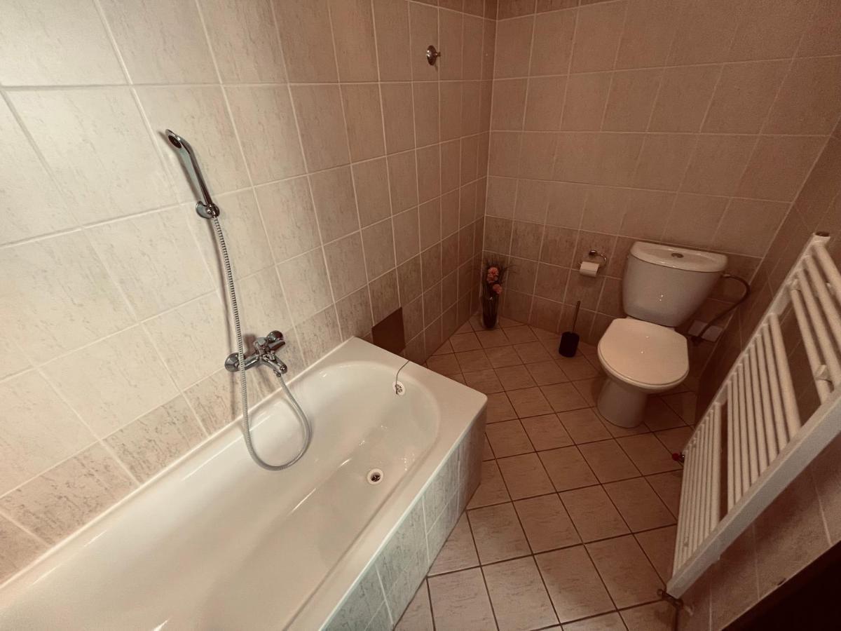 Hotel Kras Rožňava Kültér fotó